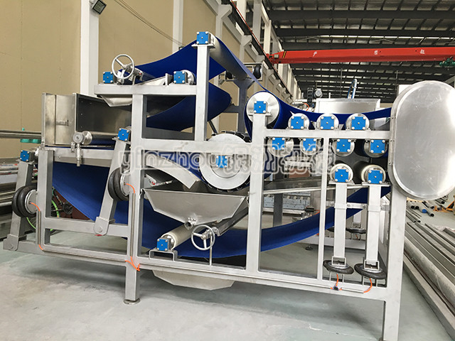 袋式榨汁机.jpg 袋式榨汁机.jpg